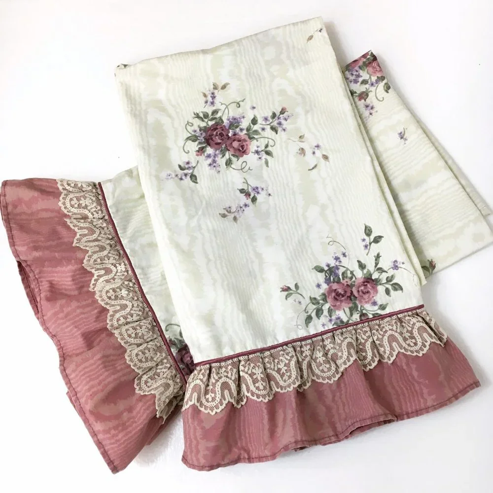 80’s VTG Pillowcases Cottagecore Romantic Roses Flower / Cream